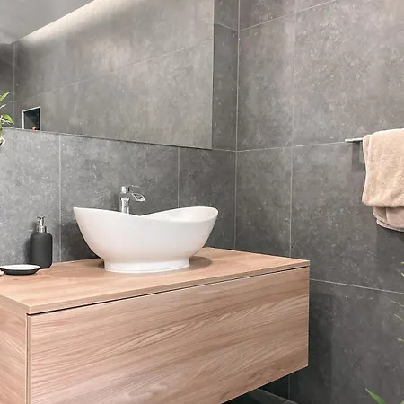 Rustikal With Garden And Free Parking * Ljubljana