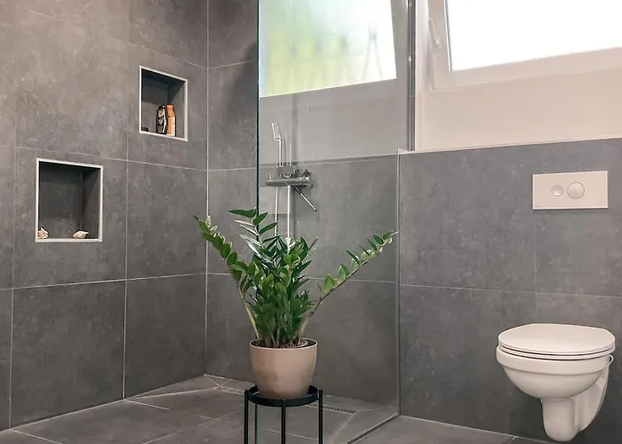 Apartmán Rustikal With Garden And Free Parking *