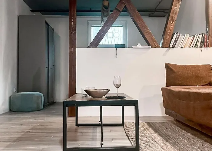 Rustikal With Garden And Free Parking شقة *